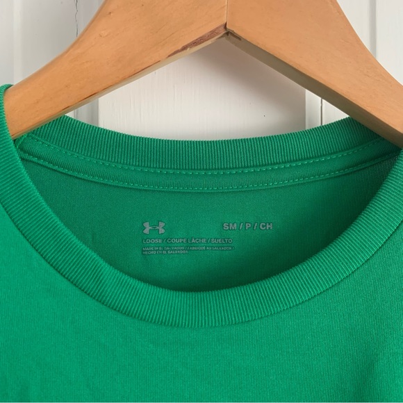Under Armour loose fit top in dry fit fabric, great kelly green color, Size S - Picture 10 of 10